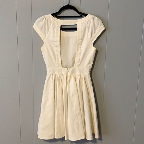 Rachel Zoe Cream Cut Out Back Dress Size 2 - Picture 4 of 4